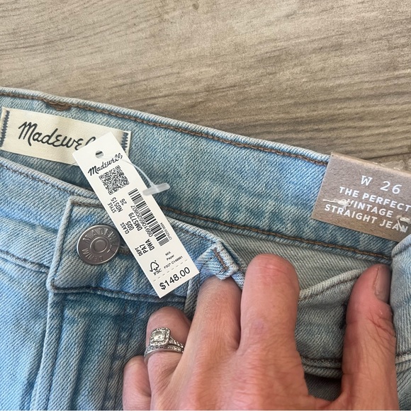 The Perfect Vintage Jean in Grandbay Wash: Ripped Edition NWT $148 - Picture 5 of 6